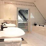 Exklusive Landvilla Mit Pool, Sauna Und Garten Schwalmtal